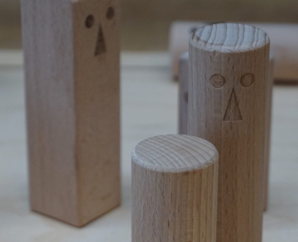 Holzfiguren aus der Praxis für Homöopathie von Heilpraktiker Bernhard Jochem